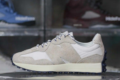 New Balance 327 Moonbeam