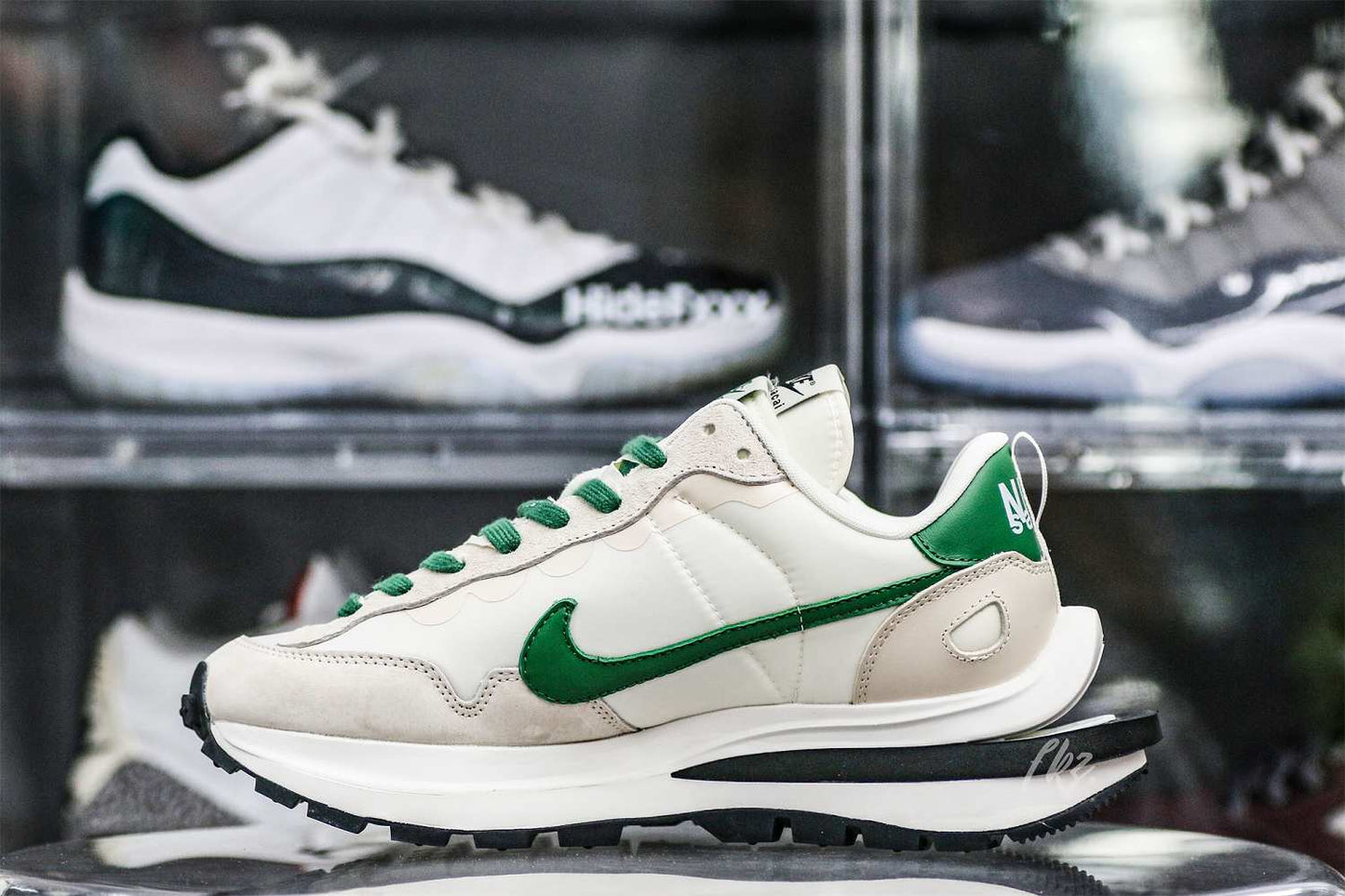 Sacai x colegio Nike VaporWaffle 3.0 White Grey Green