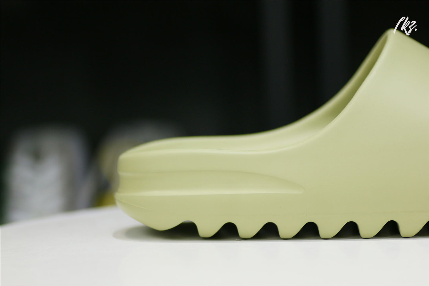 Yeezy Slide Resin 2019 FX0494A1 Batch