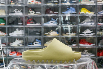 Yeezy Slides Resin 2022 FZ5904A1 Batch