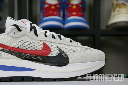 Sacai x Nike Vaporwaffle Sport Fuchsia Game Royal (LN5 A1)