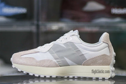 New Balance Wmns 327 White Moonbeam