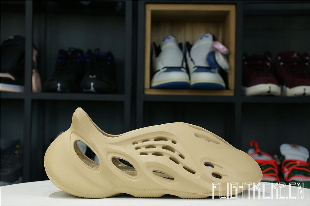 Yeezy Foam RNNR Ochre (GW3354 (LN5 A1 Batch)