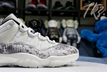 Air Jordan 11 Retro Low Snakeskin Light Bone