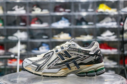 New Balance 1906A Silver Metalic Castlerock