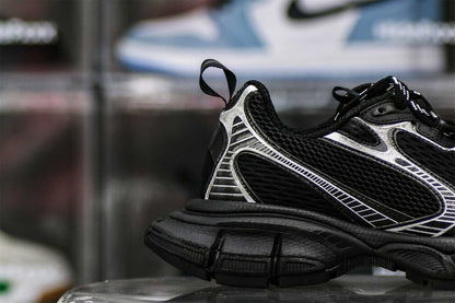 B@lenciag* 3XL Ski Sneaker in Black and white