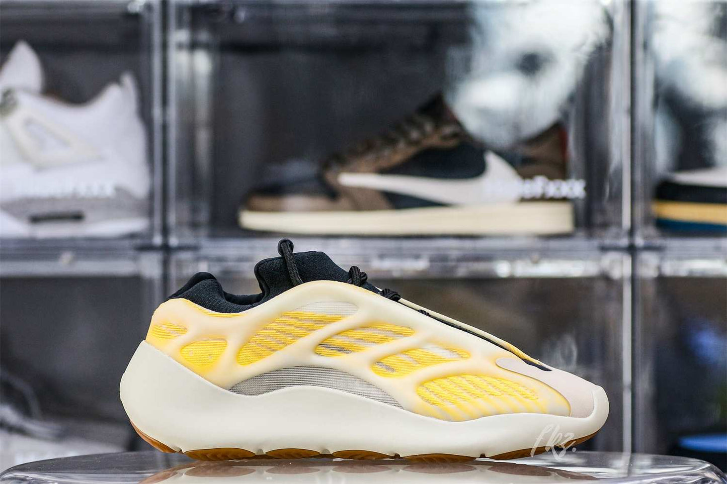 Yeezy 700 v3 Mono Safflower 2022