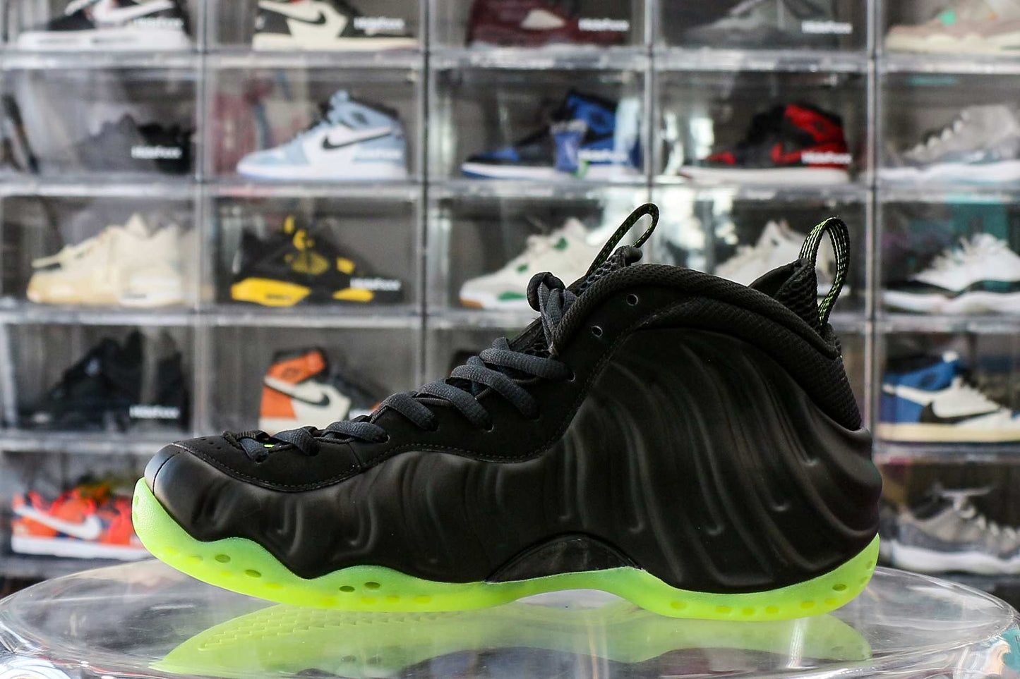 Nike Air Foamposite One Black Volt 2025
