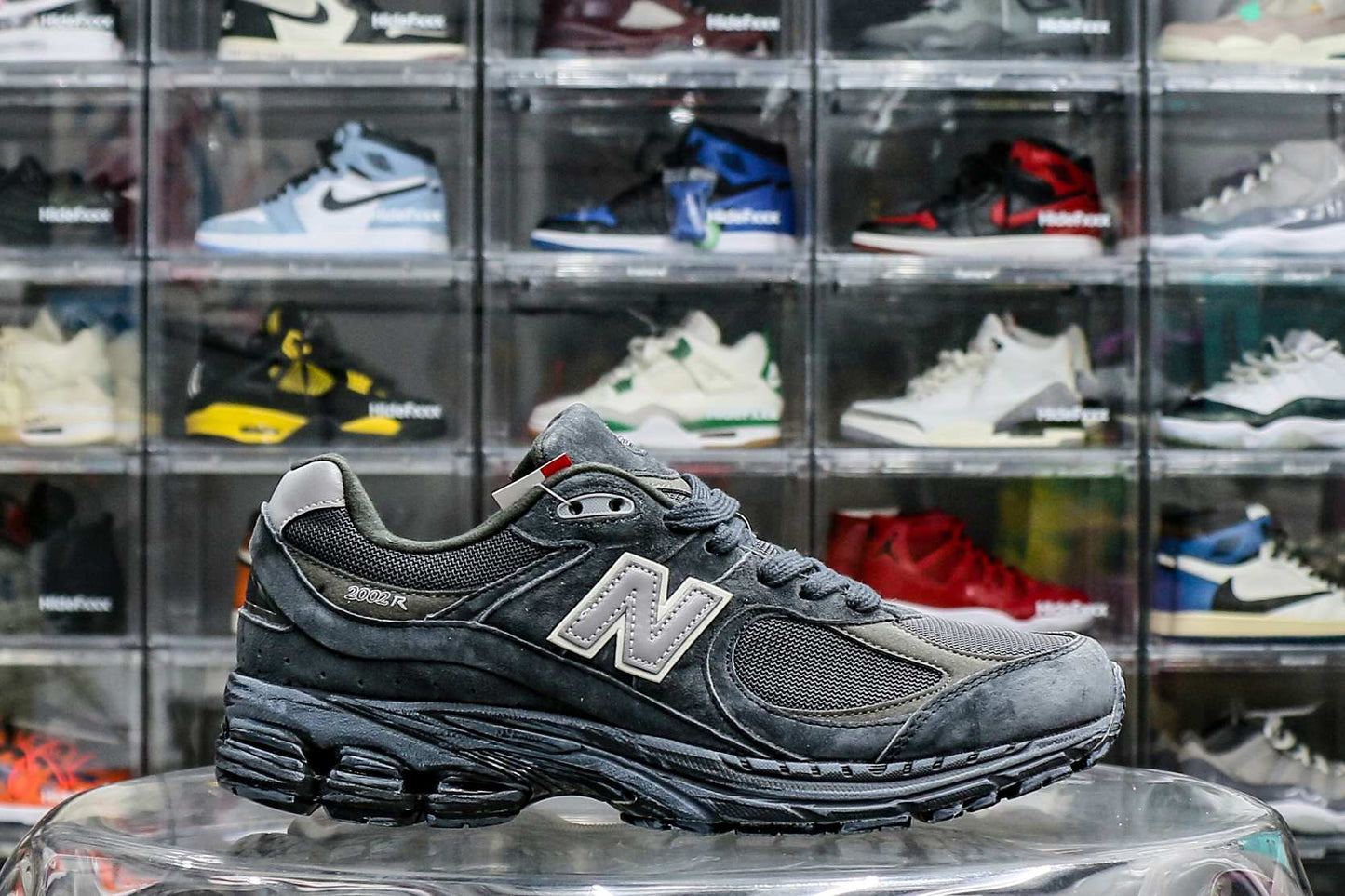 New Balance 2002R Vintage Black Grey
