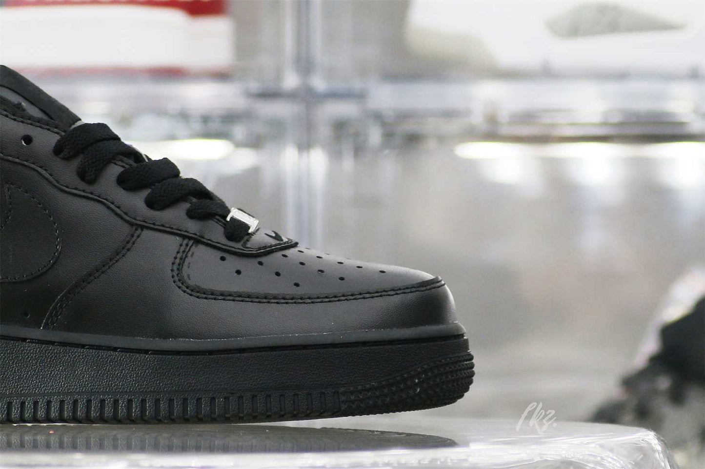 Nike Air Force 1 Low Supreme Black