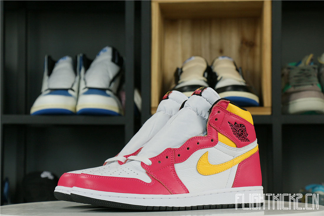 Air Jordan 1 Retro High OG Light Fusion Red