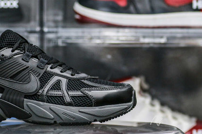 Nike V2K Run Black Dark Smoke Grey