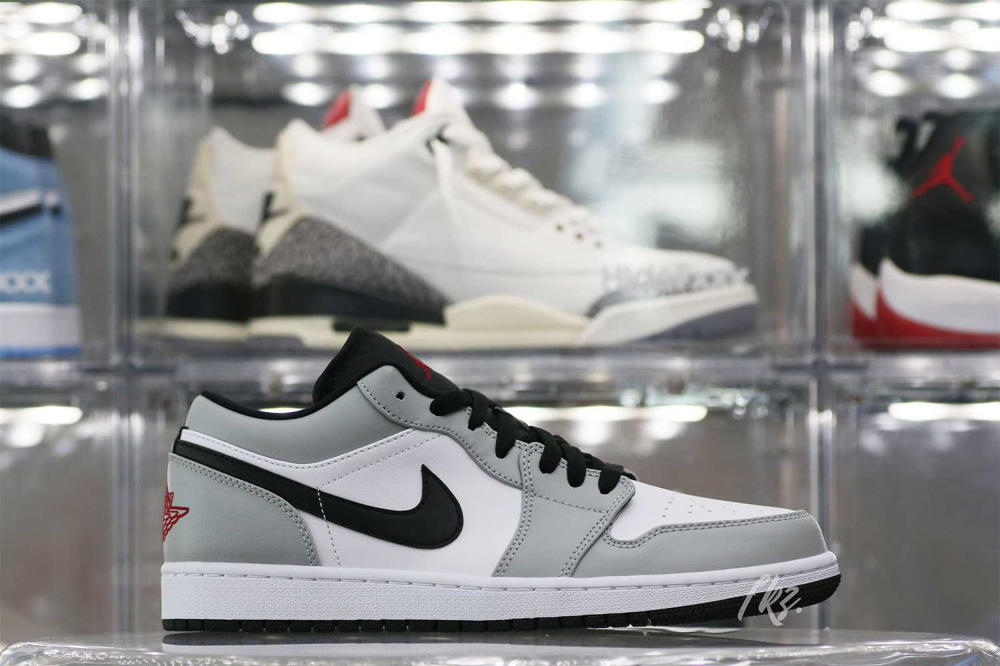 Air Jordan 1 Low Light Smoke Grey