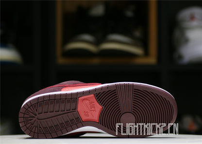 Nike SB Dunk Low Cherry