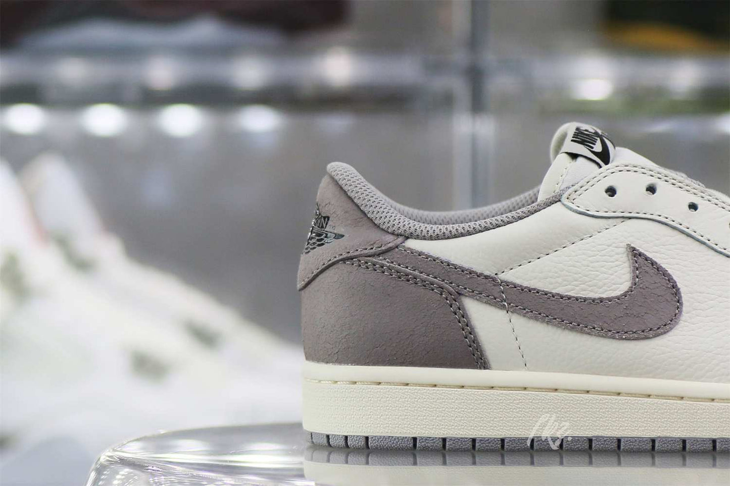 Air Jordan 1 Low OG Atmosphere Grey 2023