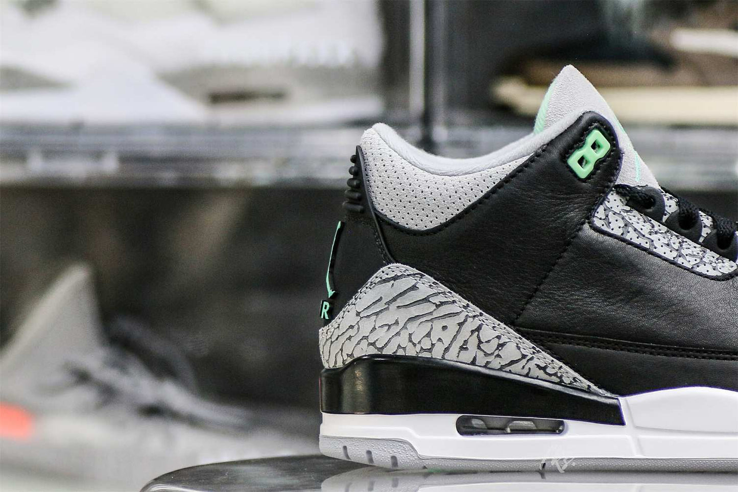 Air Jordan 3 Retro Green Glow 2024