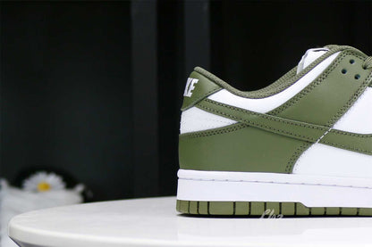 Nike Dunk Medium Olive W