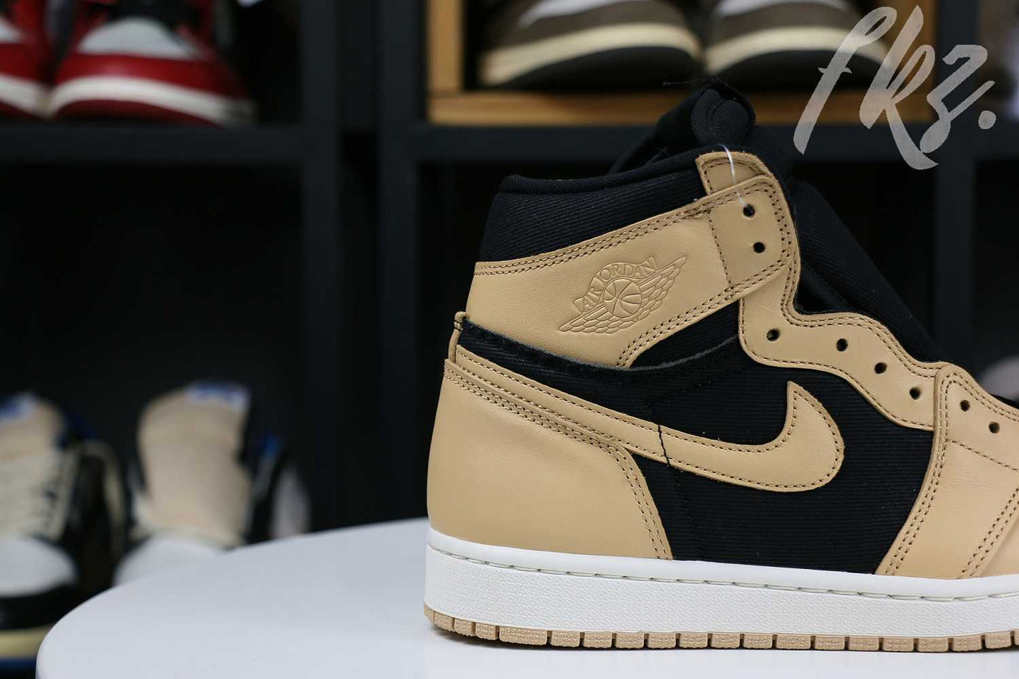 Air Jordan 1 Retro High OG Heirloom 2022