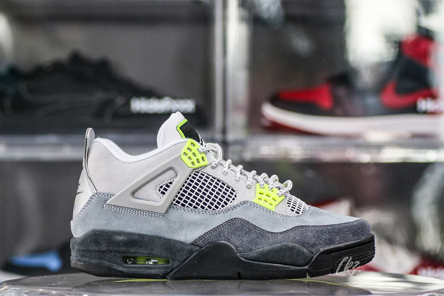 Air Jordan 4 Retro SE Neon