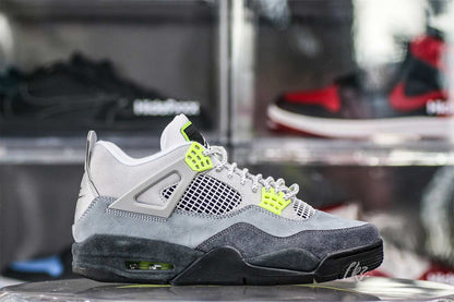 Air Jordan 4 Retro SE Neon