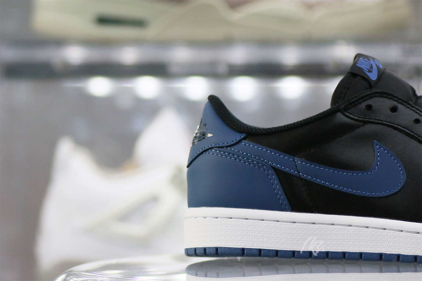 Air Jordan 1 Retro Low OG Mystic Navy