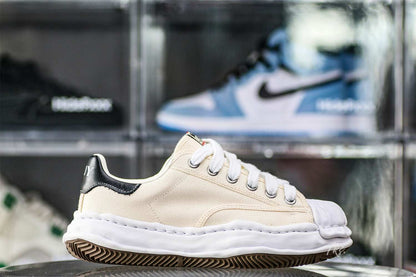 MaisOn Margiel@ Yasuhir0 OG Sole Shellcap Canvas Low-top Sneakers