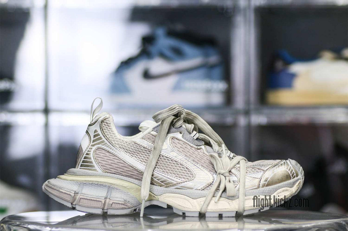 Balenciag* 3XL Sneaker WornOut  Light Beige