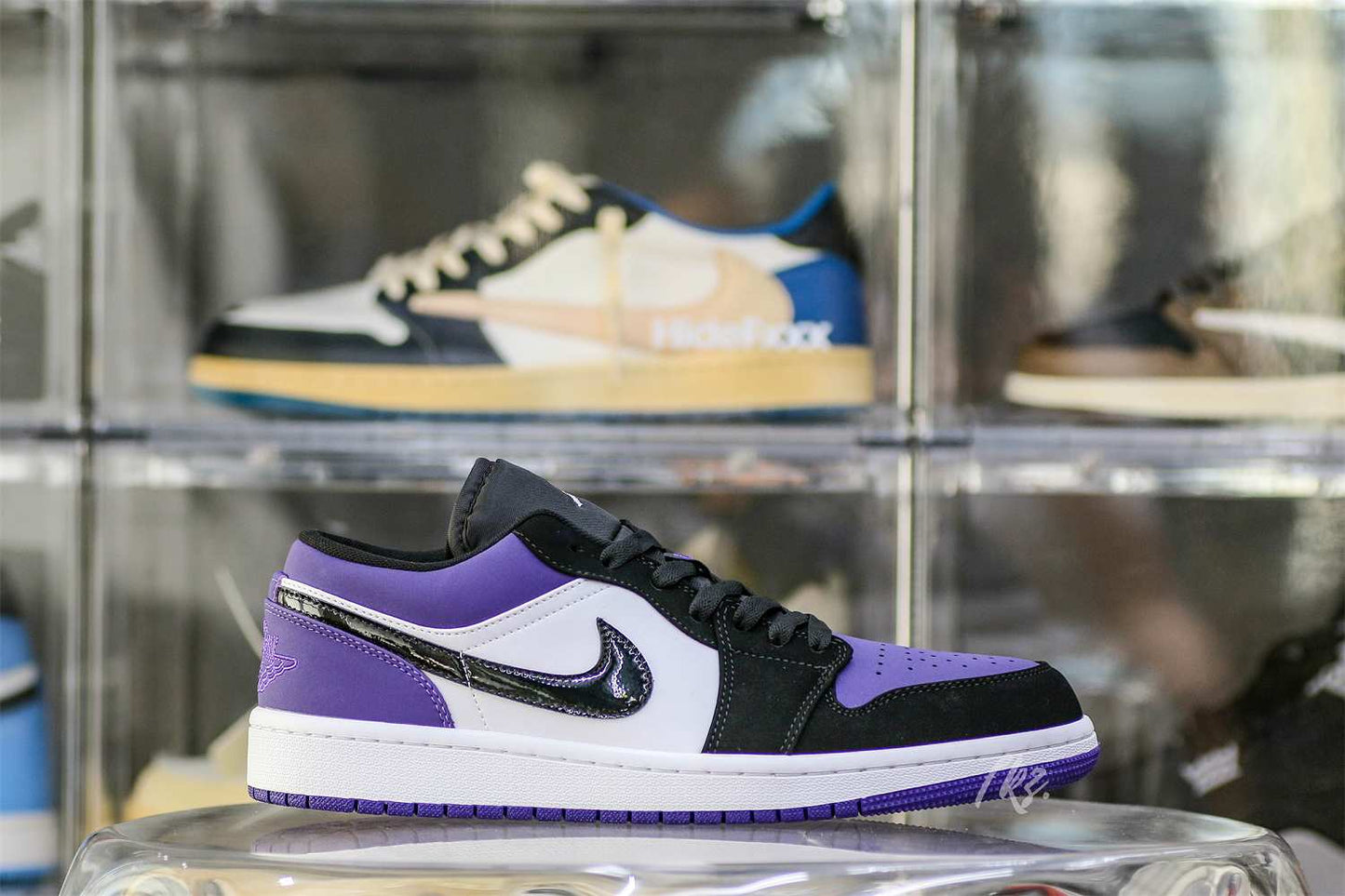 Jordan 1 Low Court Purple