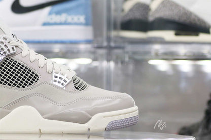 Air Jordan 4 Frozen Moments