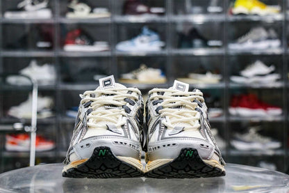 New Balance 1906A Silver Metalic Castlerock