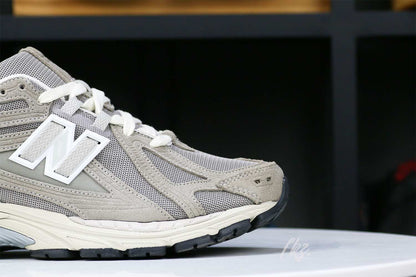 New Balance 1906R Beige Cream