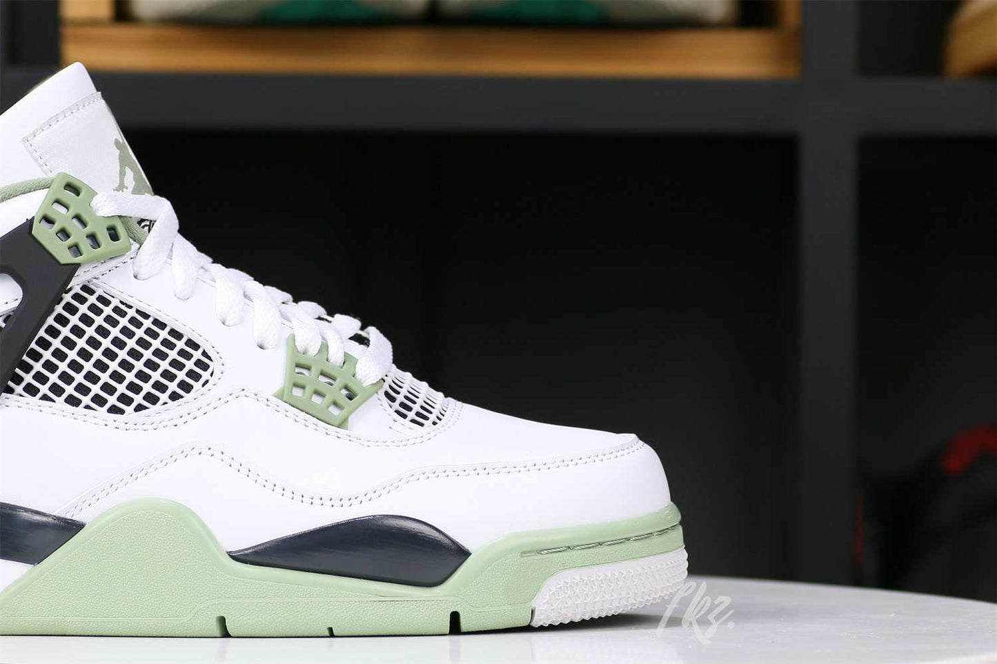 Jordan 4 Retro Seafoam WMs 2023