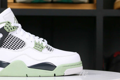 Jordan 4 Retro Seafoam WMs 2023