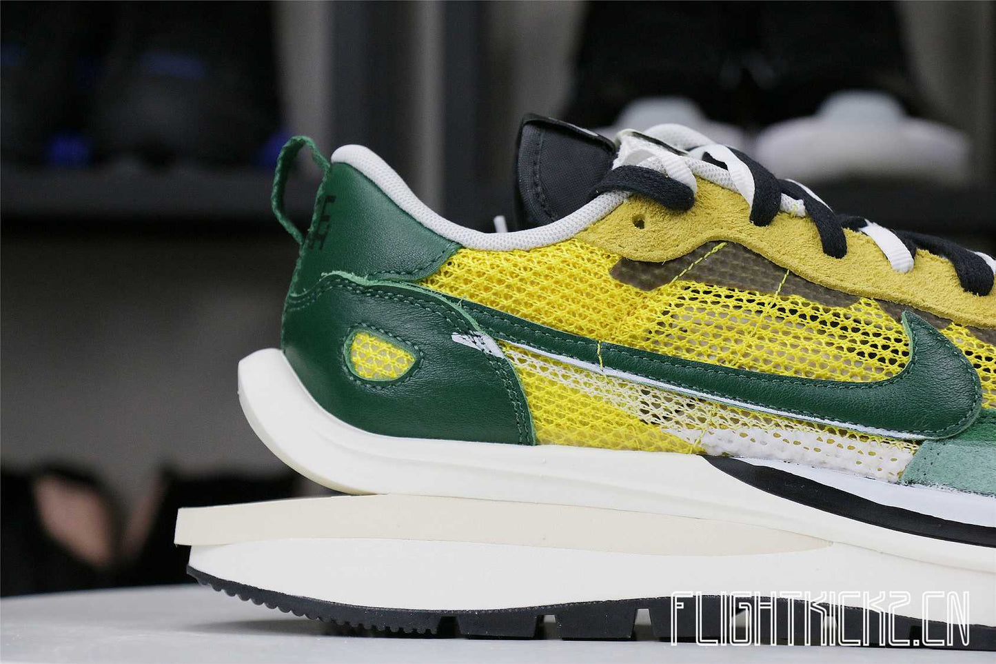 Nike Vaporwaffle sacai Tour Yellow Stadium Green (LN5 A1)