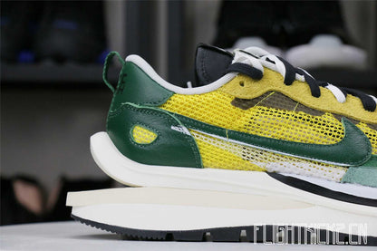 Nike Vaporwaffle sacai Tour Yellow Stadium Green (LN5 A1)