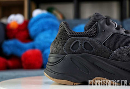 Yeezy Boost 700 Utility Black 2019