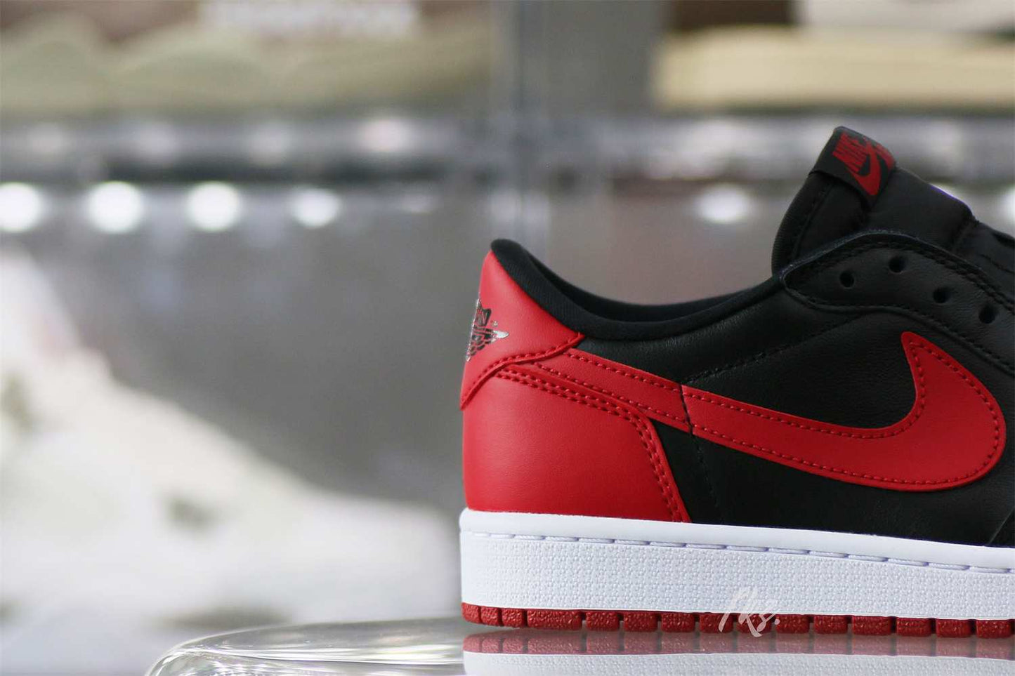 Air Jordan 1 Retro Low Bred 2015