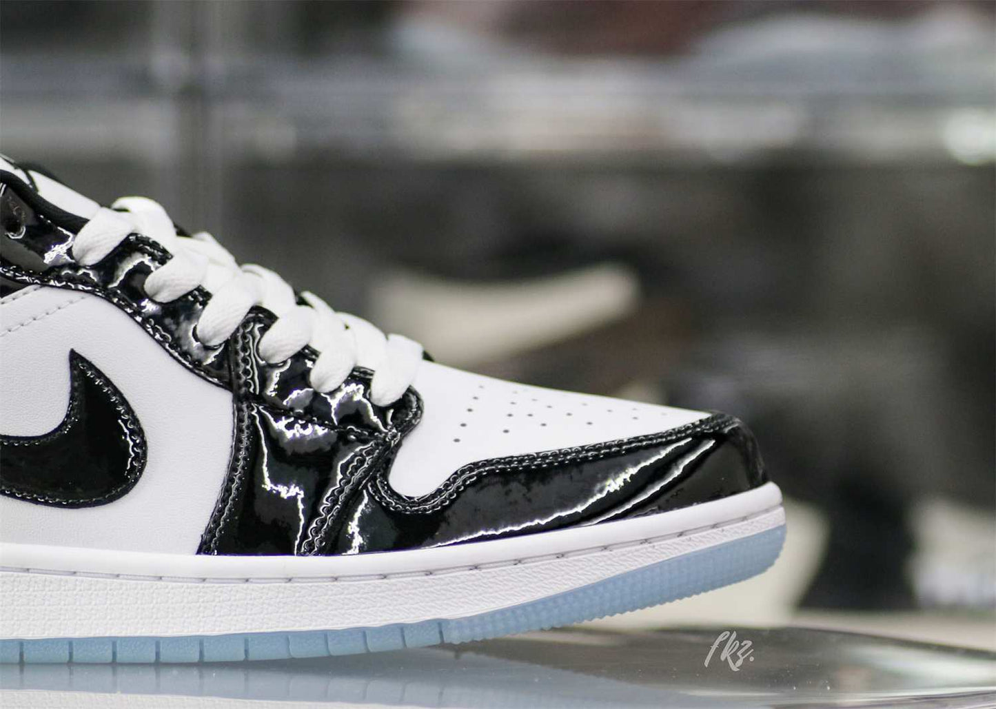 Air Jordan 1 Low SE Concord 2023