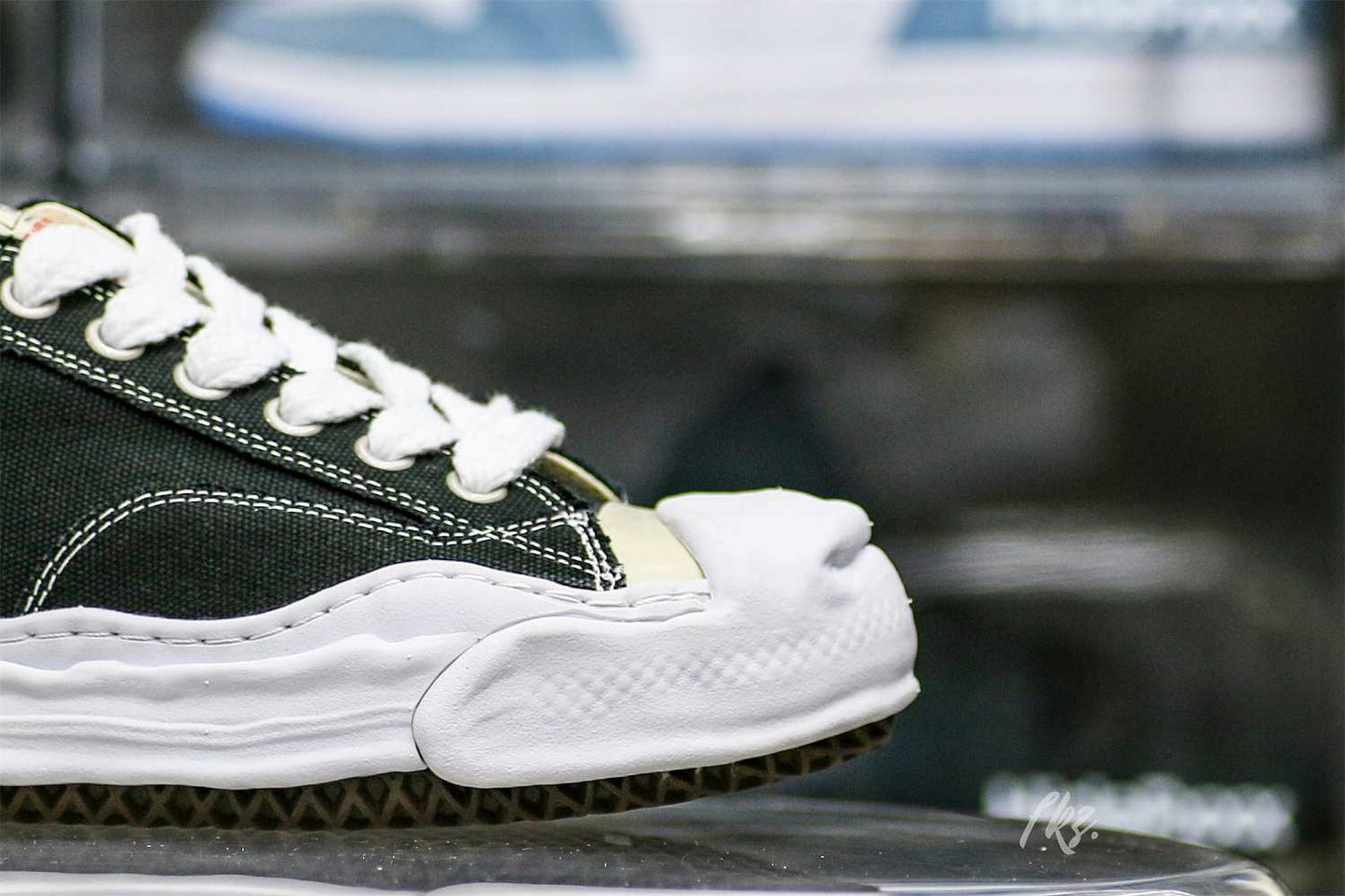 MaisOn Margiel@ Yasuhir0 Hank low-top Black sneakers