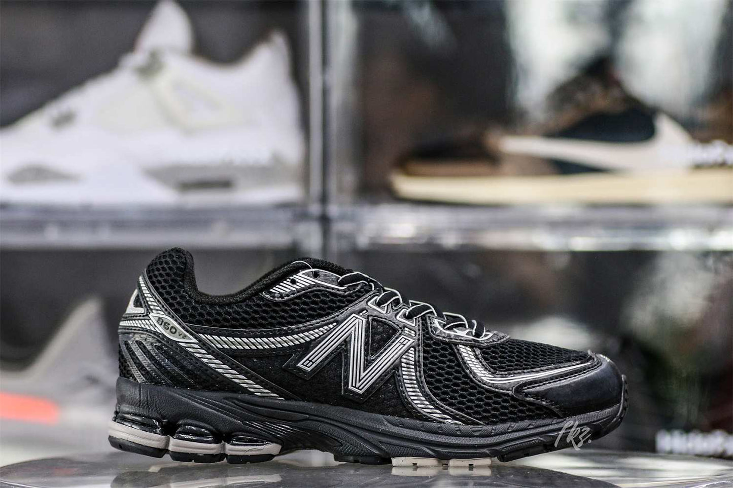 New Balance 860v2 Black Silver