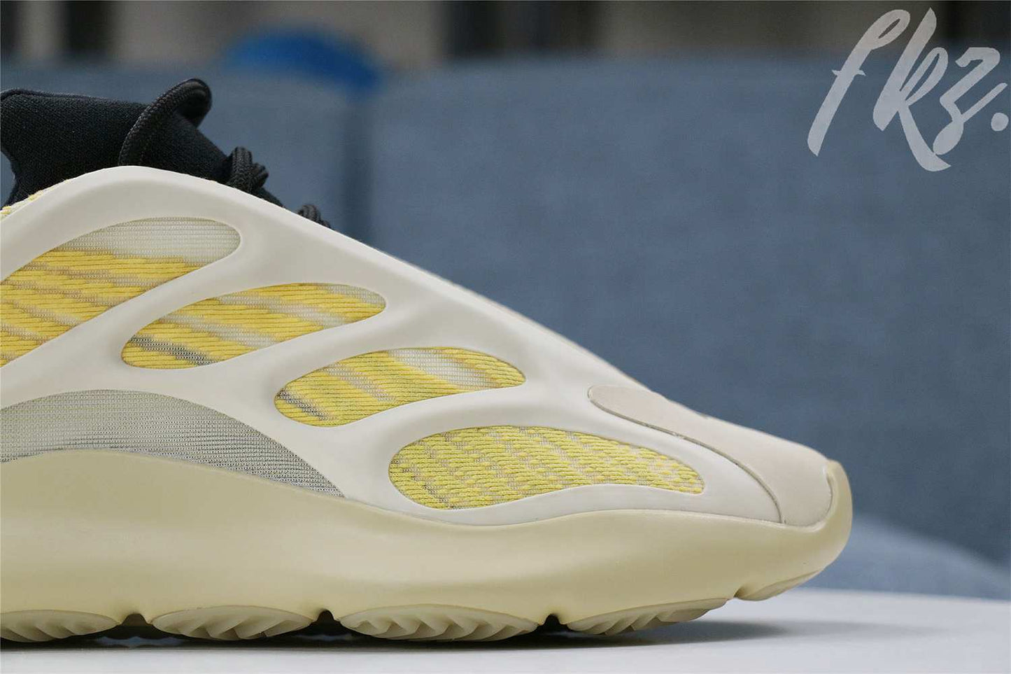 Adidas Yeezy 700 V3 Safflower