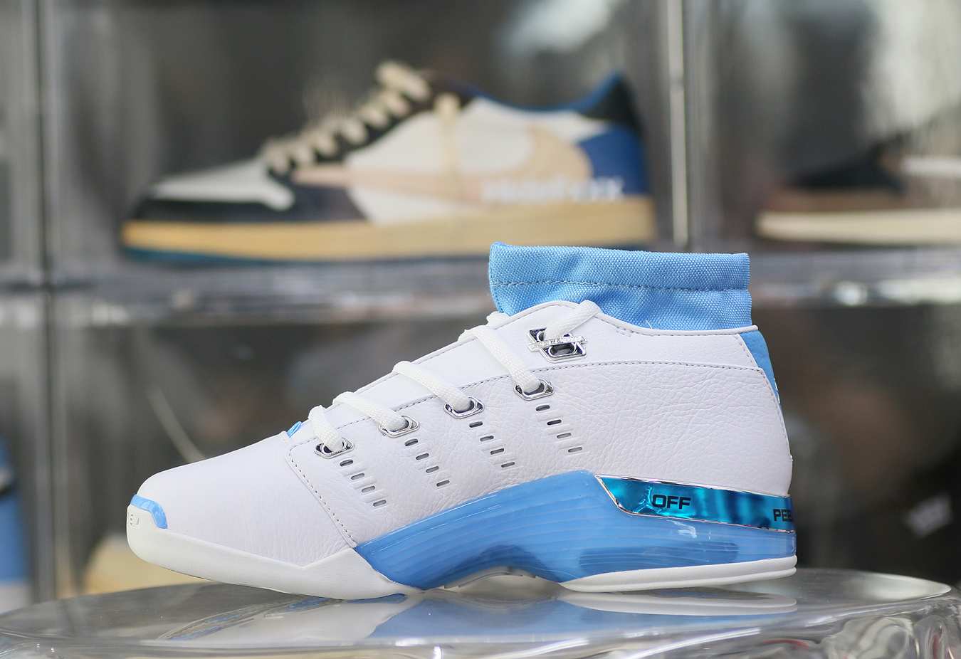 Jordan 17 Retro University Blue UNC 2024 (Regular box)