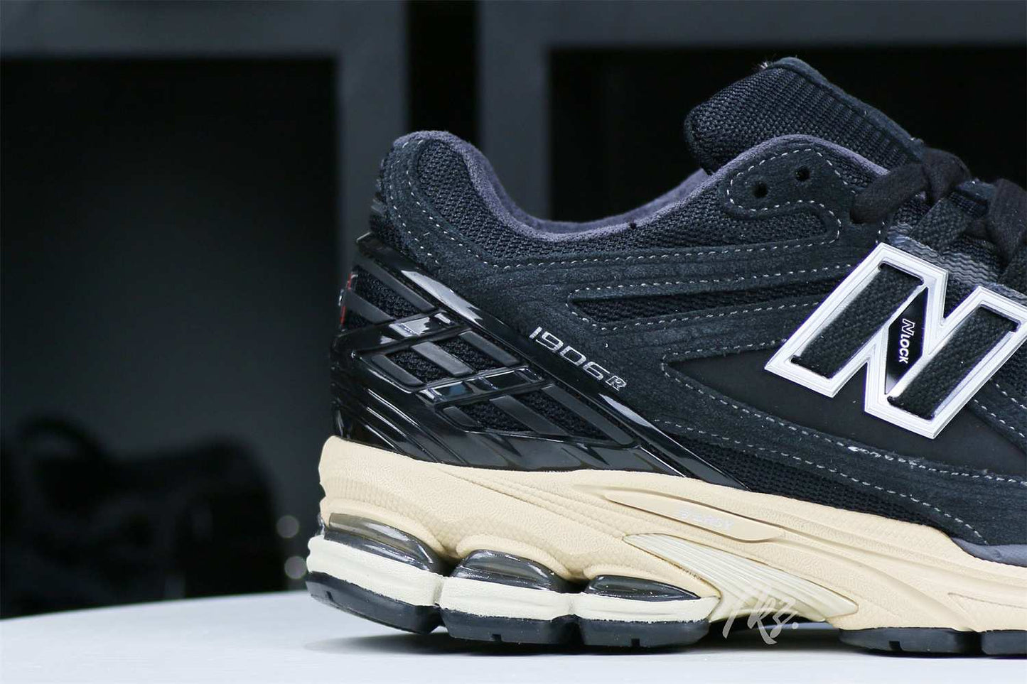 New Balance 1906R Black Black Taupe