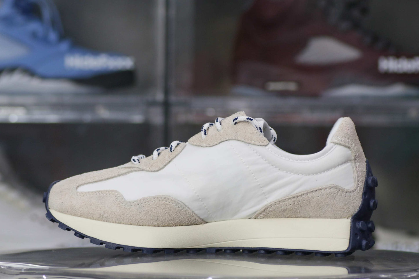 New Balance 327 Moonbeam